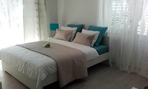 Apartments Stone House Buzolic
