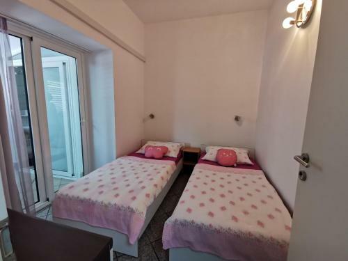 Apartamentos More