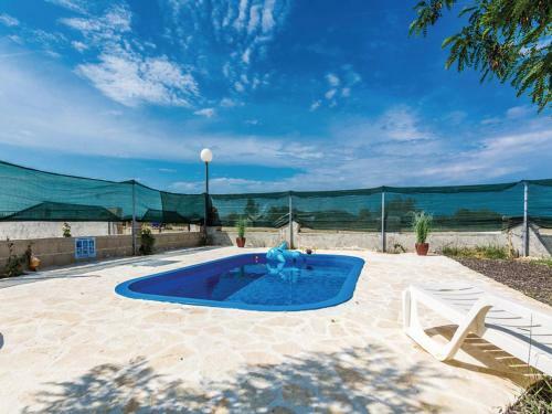 Villa Laura With Pool, Budak, Zadar County