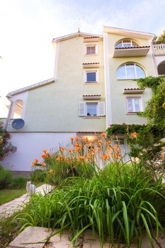 Hostal Apartmani Fu?a Rab