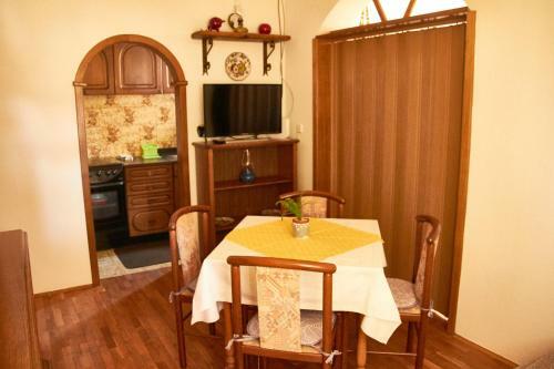 One Bedroom Apartment ?imi?i?