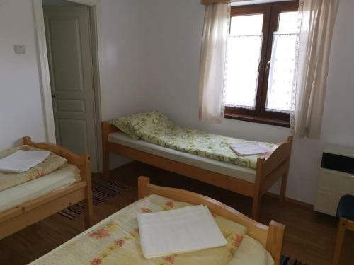 Hostal Pensiunea Katalin Vend�gh�z