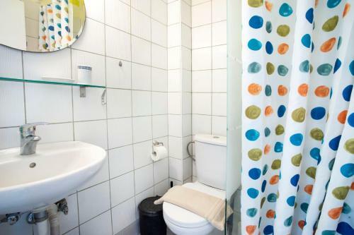 Apartment With 2 Bdrms In Beachfront Location