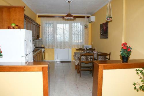 Nikolas View House