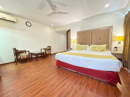 Hotel Surasena Regal Vista Agra