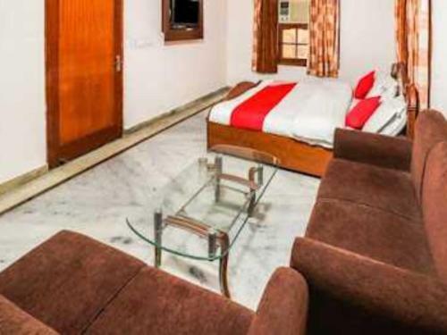 Oyo 90879 Hotel Ashoka Regency