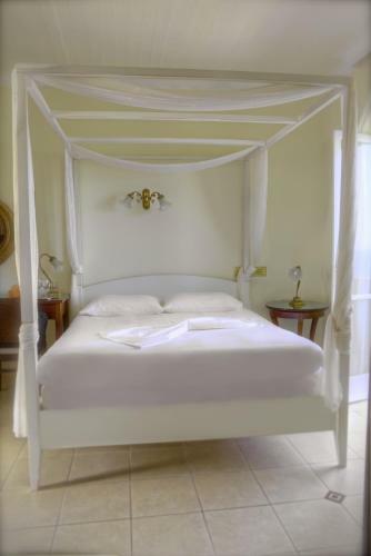 Aneroussa Beach Hotel