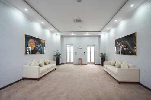 Aura Hotel