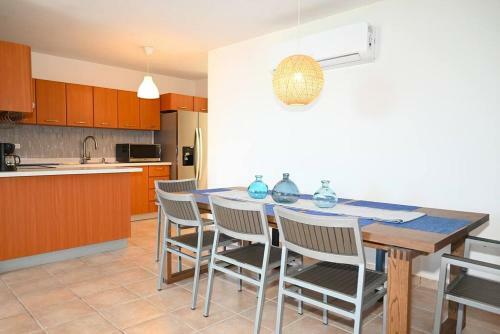 New Remodeled Ocean View, Beach Front Apartment