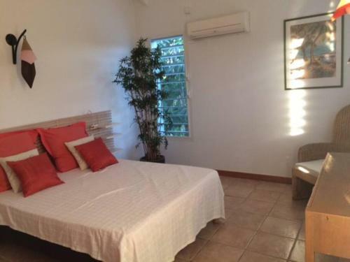 Villa Ti Paradis Cach�-piscine-dans Quartier R�sidentiel