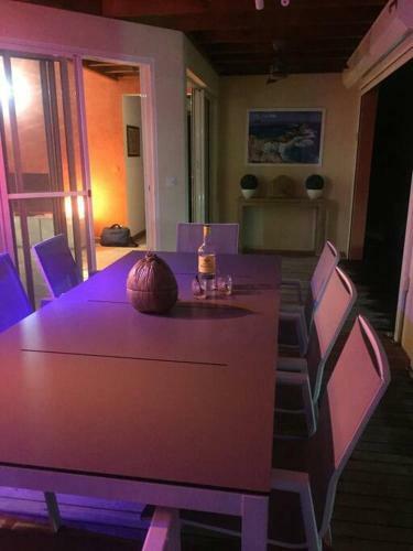 Villa Ti Paradis Cach�-piscine-dans Quartier R�sidentiel