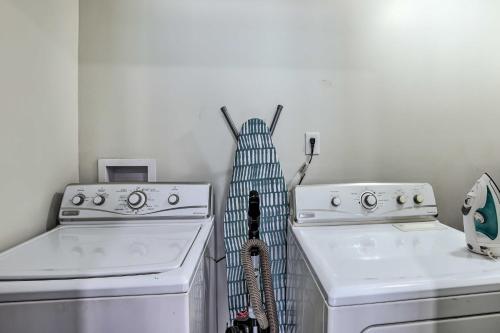 Stylish Birmingham Getaway With Patio And Yard!
