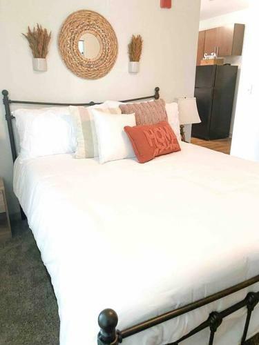 Apartamento Downtown 1br, Walkable, Uab, Pool And Gated Garage