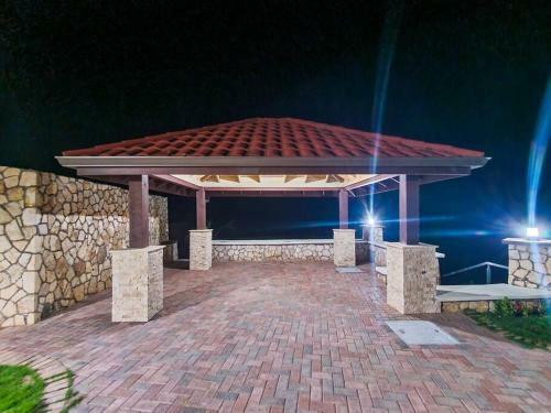 Villa de La Vista By Paradise Listing