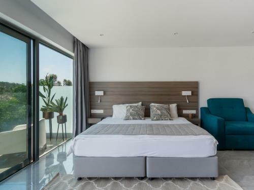 Superior Studio Apartment With Balcony