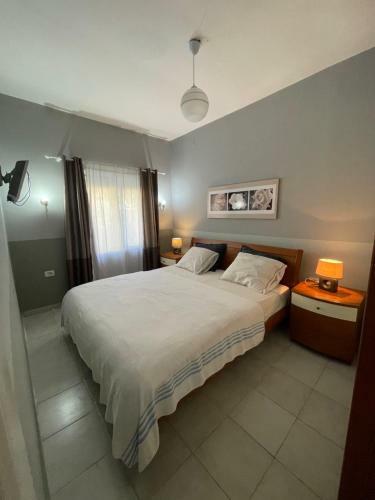 Apartamento Cheerful 3 Bedroom Beachfront Villa With Parking