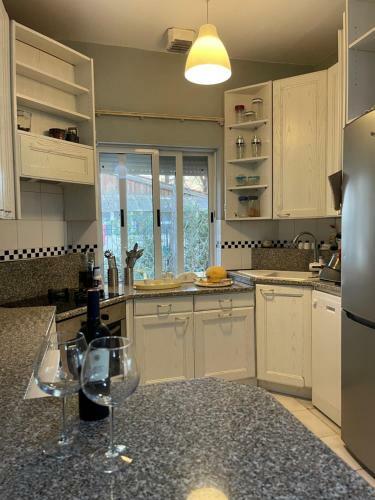 Apartamento Cheerful 3 Bedroom Beachfront Villa With Parking