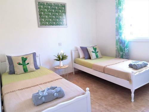 Pafia Sunbeach Modern Apartment
