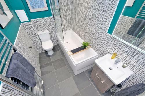 Stunning Central Two Bedroom Executive Apartment