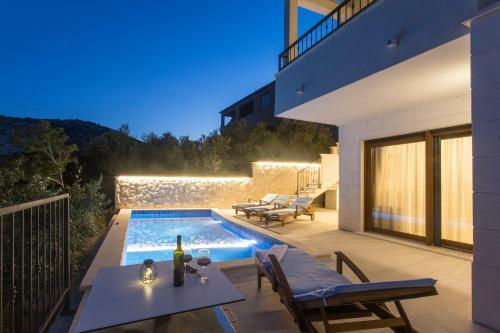 Villa Maestral