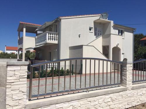 Apartmani Majstorovi?