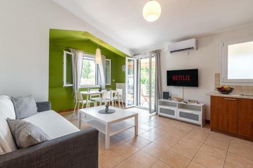 Quiet Sea View 1bd Apartment, Corfu Town