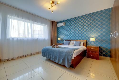 Luxury Apartment With Balcony, Central Area