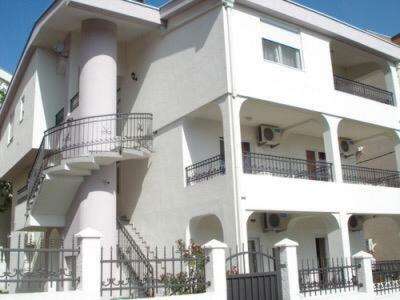 Hostal Apartmani Vedrana
