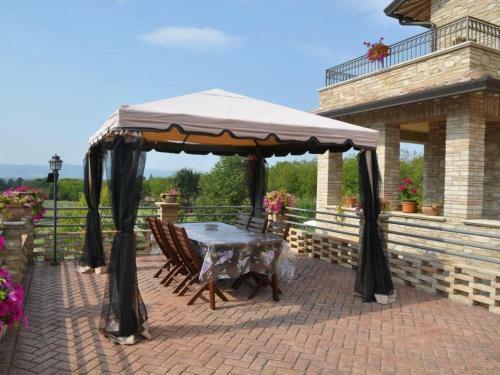 Welcoming Holiday Home In Assisi With Swimming Pool
