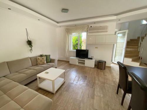 Villa Antalya Belek Pr?vet Pool Tr?plex V?lla