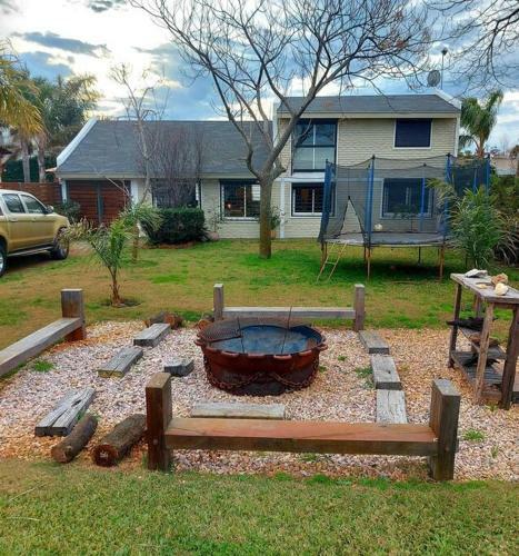 El Quincho Espaciosa Casa Con Piscina