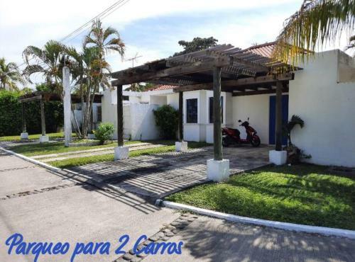 Hermosa Casa Con Piscina Y Rancho En El Puerto