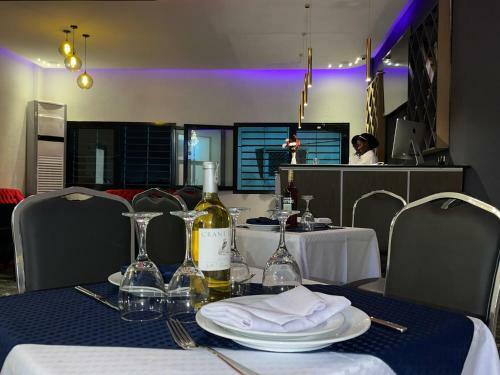 Hotel H�tel Vend�me Douala