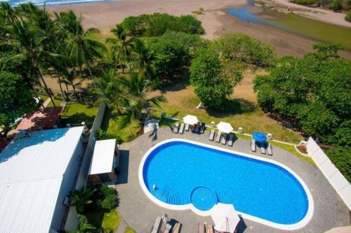 Apartamento Breakwater Point Condo. Ocean Front.