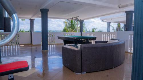 Bed & Breakfast Luxury Beach Villa Inn
