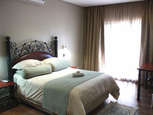 La Croche Guest Lodge