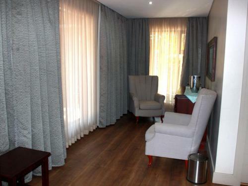 La Croche Guest Lodge