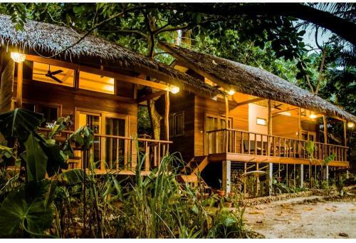 Bed & Breakfast Amihan Bungalows In Cloud 9