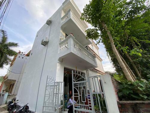 Bed & Breakfast Ht Homestay Cat Ba