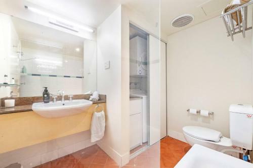 Apartamento 'esplanade Ease' A Resort Balcony Pad With Pool