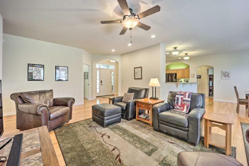 Beautiful Bella Vista Home With Private Deck!