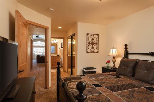 12 - Bear Mountain Chalet Home