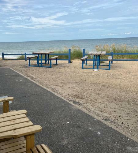 Poachers Pocket Seaview