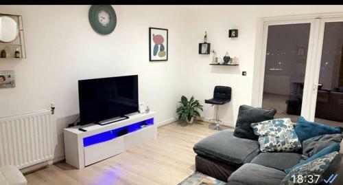 Immaculate 3-bed Apartment In Barking