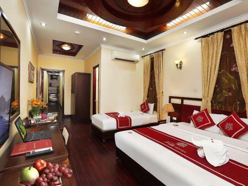 Posh Hotel