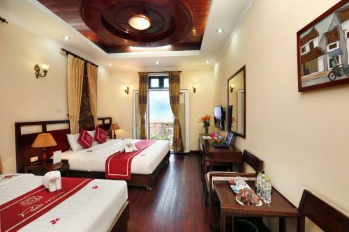 Posh Hotel