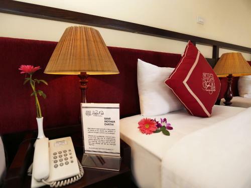 Posh Hotel