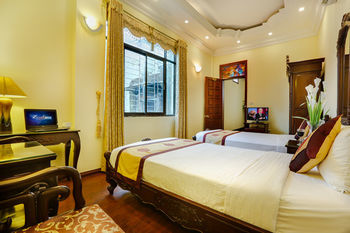 Ha Long Hotel