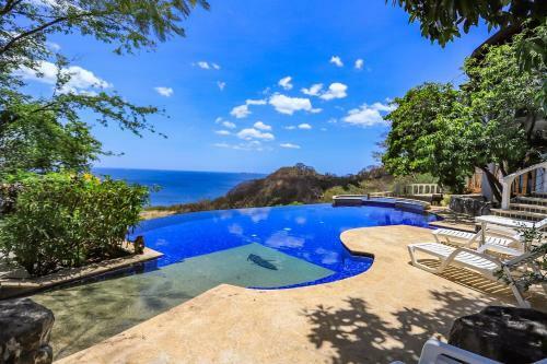 Spectacular Ocean View 5 Min Drive To Beach