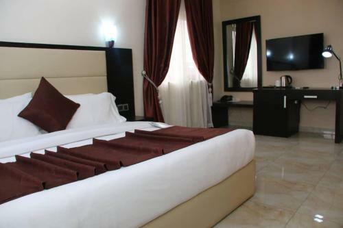 Xteem Luxury Hotel & Suites